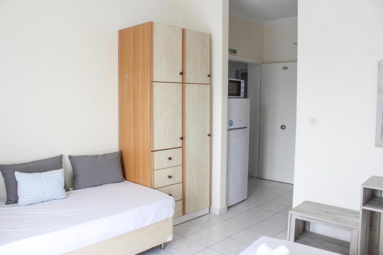 Iason Apartments Loutrá Edipsoú Eksteriør bilde