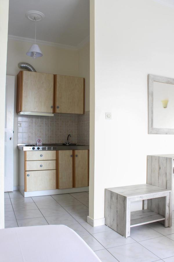Iason Apartments Loutrá Edipsoú Eksteriør bilde